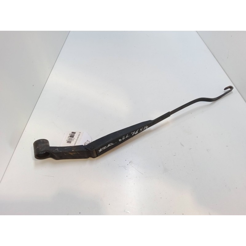 Recambio de brazo limpia delantero izquierdo para hyundai i20 i (pb, pbt) 1.2 referencia OEM IAM   