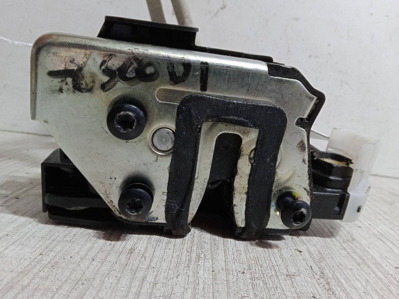 Recambio de cerradura puerta delantera izquierda para ssangyong tivoli 1.6 referencia OEM IAM   