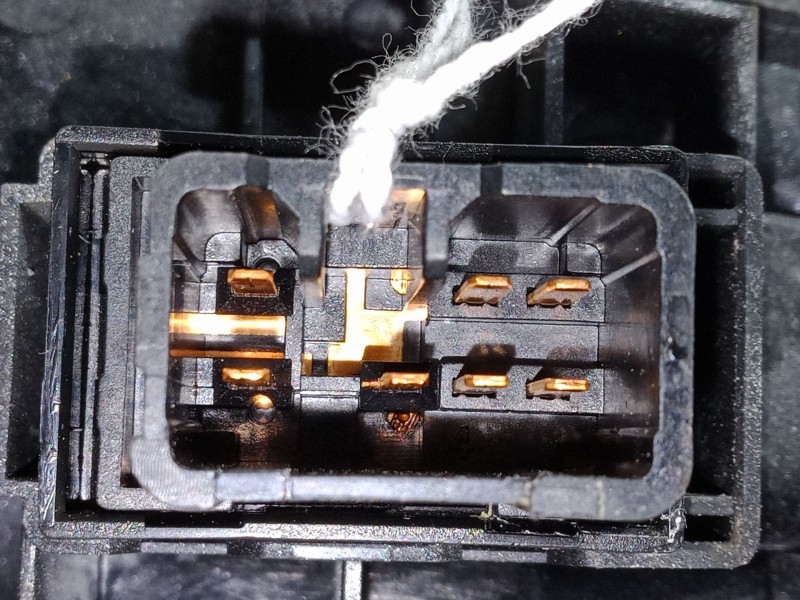 Recambio de mando elevalunas delantero derecho para hyundai getz (tb) 1.3 referencia OEM IAM   