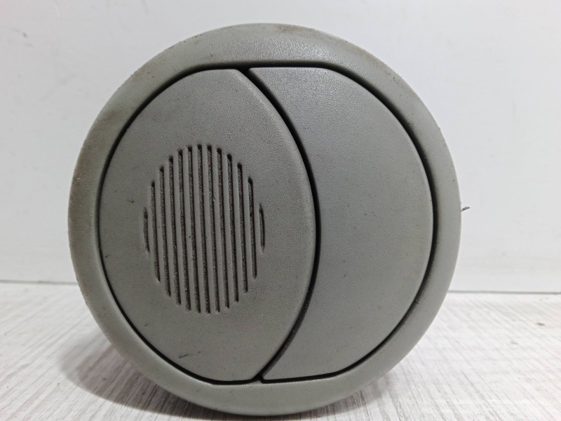 Recambio de aireador izquierdo para fiat punto (188_) 1.9 jtd 80 (188.237, .257, .337, .357) referencia OEM IAM   