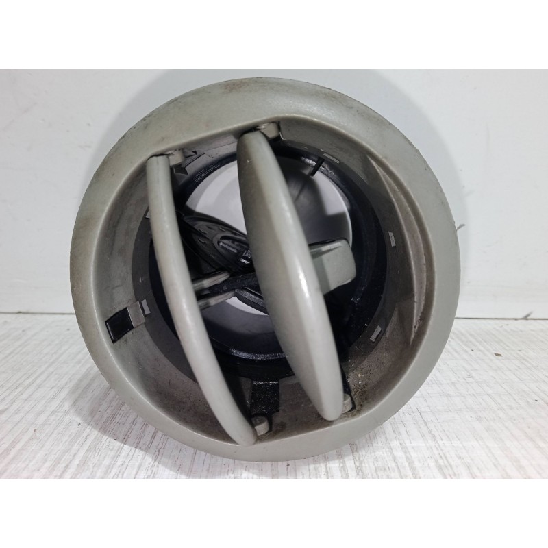 Recambio de aireador izquierdo para fiat punto (188_) 1.9 jtd 80 (188.237, .257, .337, .357) referencia OEM IAM   