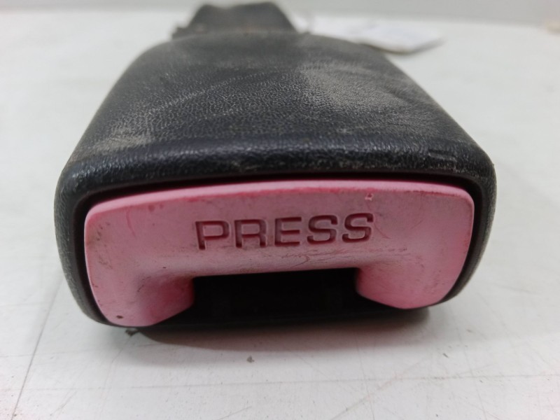 Recambio de anclaje cinturon trasero izquierdo para toyota aygo (_b1_) 1.0 (kgb10_) referencia OEM IAM   