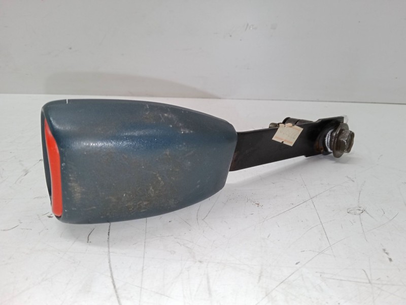 Recambio de anclaje cinturon delantero derecho para nissan almera i (n15) 1.4 referencia OEM IAM   