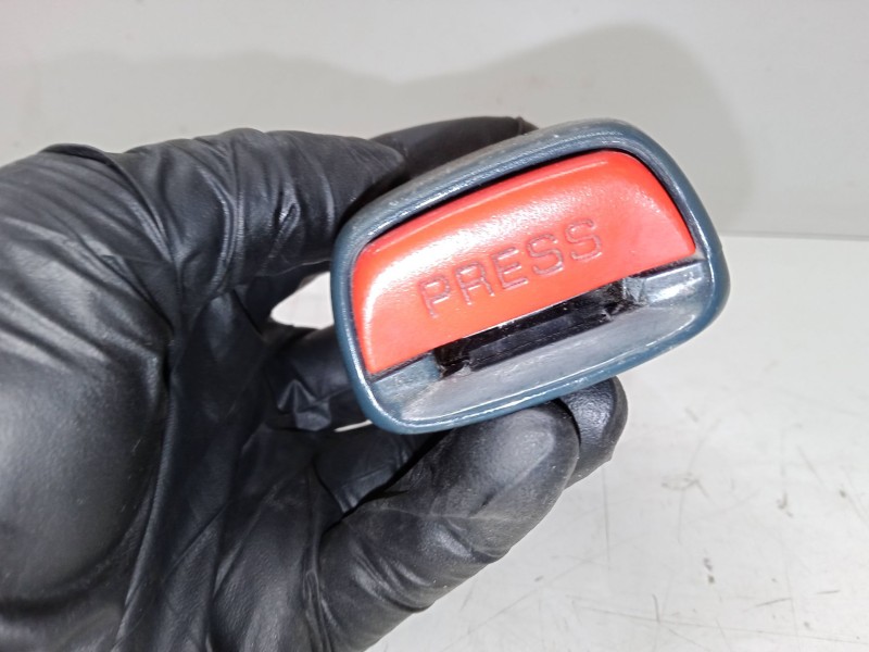 Recambio de anclaje cinturon delantero derecho para nissan almera i (n15) 1.4 referencia OEM IAM   