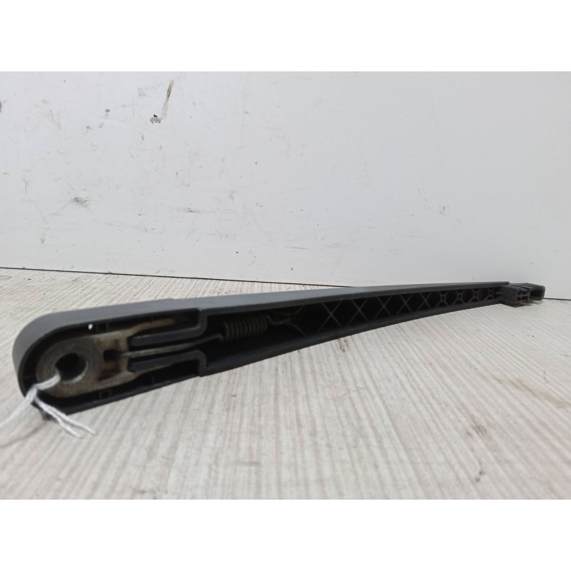 Recambio de brazo limpia trasero para peugeot 207/207+ (wa_, wc_) 1.6 hdi referencia OEM IAM   