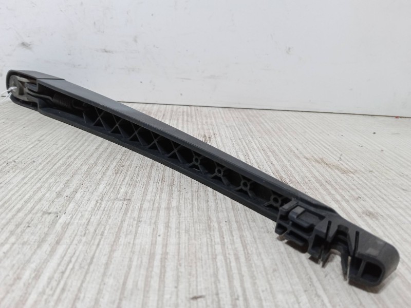 Recambio de brazo limpia trasero para peugeot 207/207+ (wa_, wc_) 1.6 hdi referencia OEM IAM   