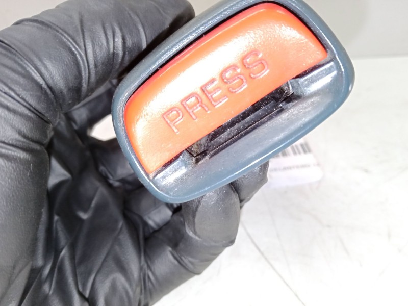 Recambio de anclaje cinturon delantero izquierdo para nissan almera i (n15) 1.4 referencia OEM IAM   