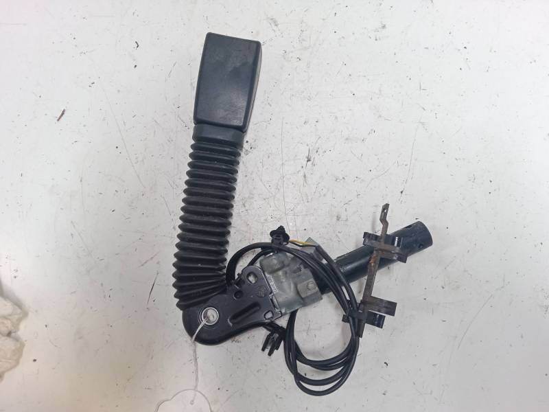 ANCLAJE CINTURON DELANTERO IZQUIERDO 