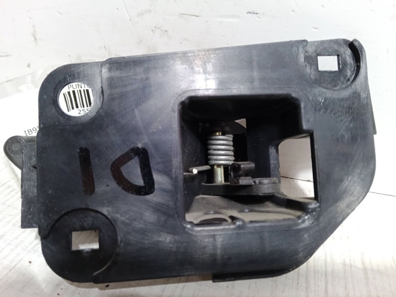 Recambio de maneta interior puerta delantera izquierda para fiat punto (188_) 1.9 jtd 80 (188.237, .257, .337, .357) referencia 