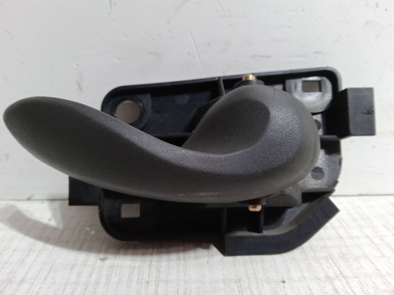 Recambio de maneta interior puerta trasera derecha para fiat punto (188_) 1.9 jtd 80 (188.237, .257, .337, .357) referencia OEM 