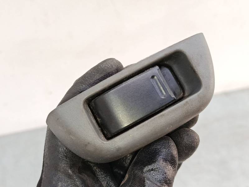 MANDO ELEVALUNAS DELANTERO IZQUIERDO 742320H010 