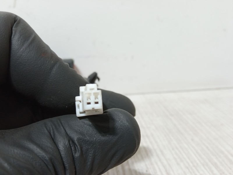 Recambio de anclaje cinturon trasero derecho para ssangyong tivoli 1.6 referencia OEM IAM   