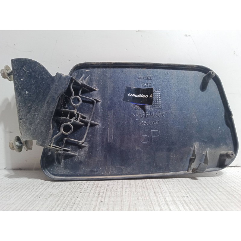 Recambio de tapa exterior combustible para fiat punto (188_) 1.9 jtd 80 (188.237, .257, .337, .357) referencia OEM IAM   