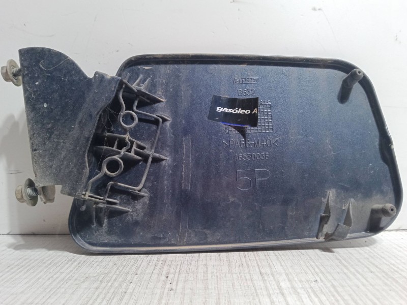 Recambio de tapa exterior combustible para fiat punto (188_) 1.9 jtd 80 (188.237, .257, .337, .357) referencia OEM IAM   