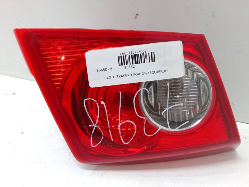 Recambio de piloto trasero porton izquierdo para chevrolet lacetti (j200) 1.6 referencia OEM IAM   