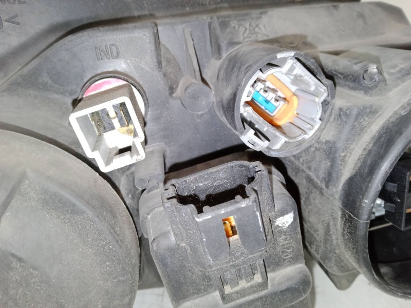 Recambio de faro izquierdo para nissan primera hatchback (p11) 1.6 16v referencia OEM IAM   