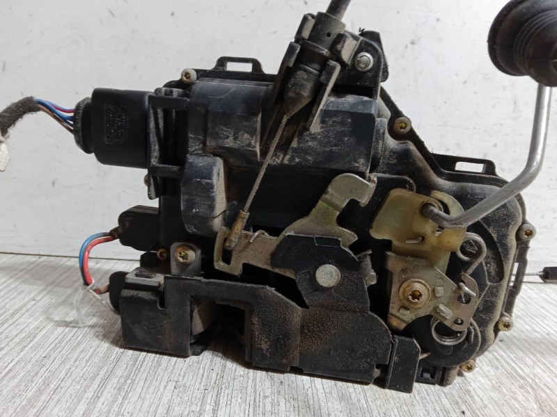 Recambio de cerradura puerta delantera derecha para skoda fabia i (6y2) 1.4 referencia OEM IAM 3B1837016BQ  