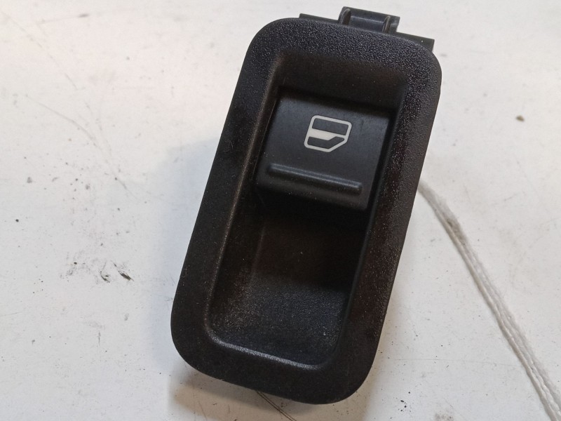Recambio de mando elevalunas trasero izquierdo para volkswagen polo v (6r1, 6c1) 1.2 tsi referencia OEM IAM   