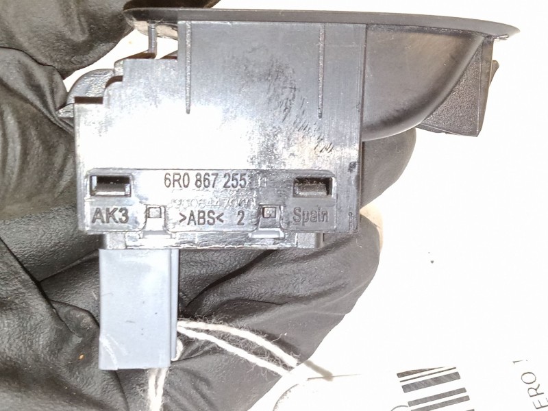 Recambio de mando elevalunas trasero izquierdo para volkswagen polo v (6r1, 6c1) 1.2 tsi referencia OEM IAM   