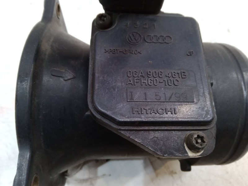 Recambio de caudalimetro para volkswagen golf iv variant (1j5) 1.6 referencia OEM IAM 06A906461B  AFH60-10C