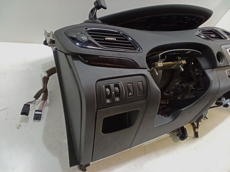 Recambio de salpicadero para renault scénic iii (jz0/1_) 1.5 dci referencia OEM IAM   