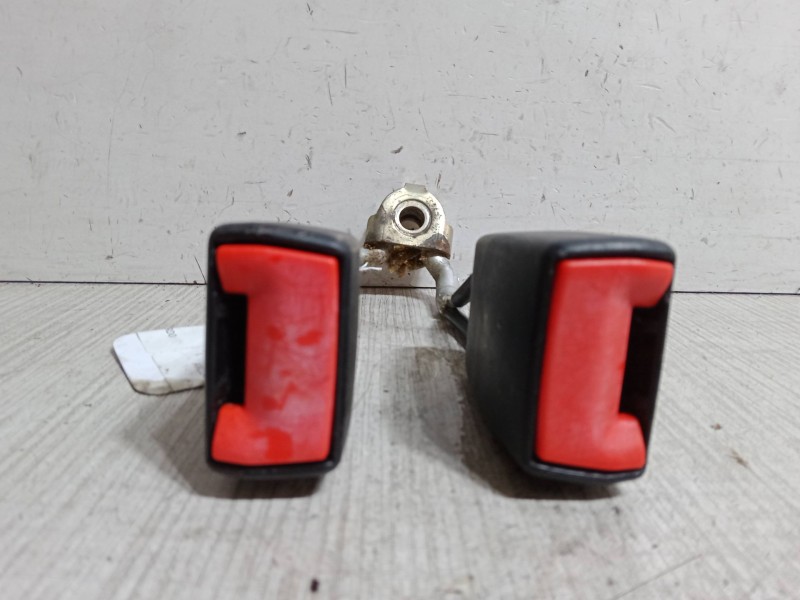 Recambio de anclaje cinturon trasero izquierdo para skoda fabia i (6y2) 1.4 referencia OEM IAM   