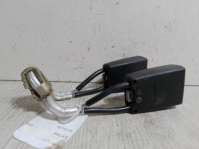 Recambio de anclaje cinturon trasero izquierdo para skoda fabia i (6y2) 1.4 referencia OEM IAM   