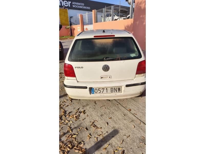 VOLKSWAGEN POLO (6N2)
