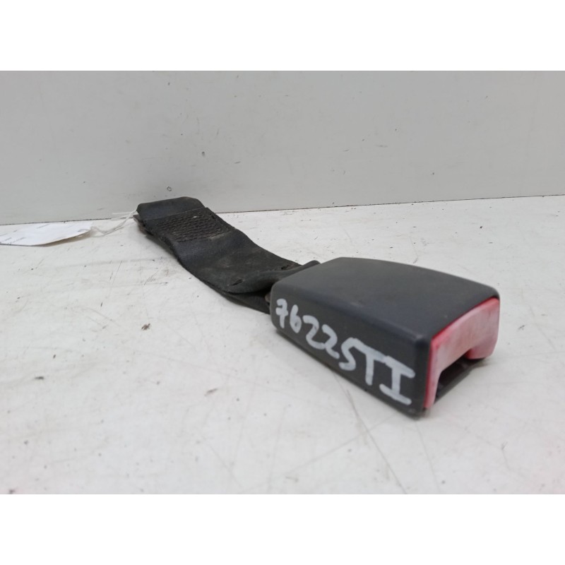 Recambio de anclaje cinturon trasero izquierdo para fiat punto (176_) 55 1.1 referencia OEM IAM   