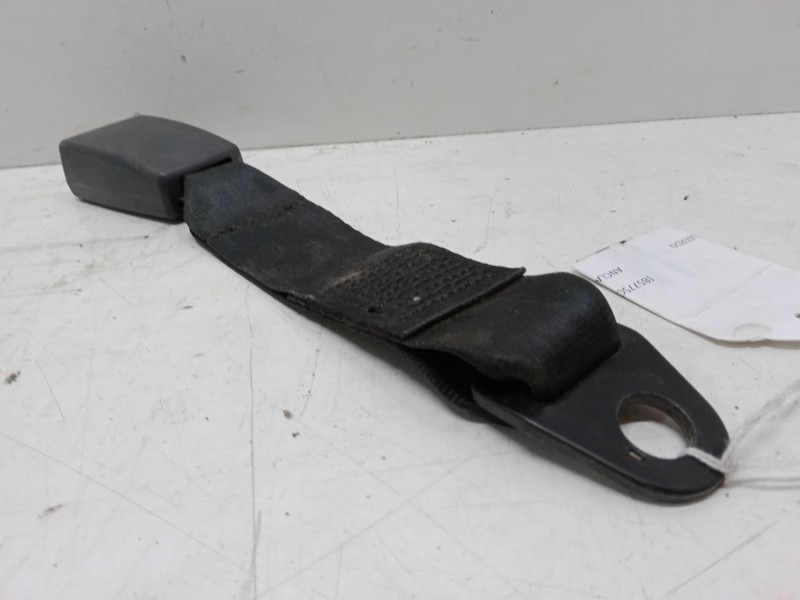 Recambio de anclaje cinturon trasero izquierdo para fiat punto (176_) 55 1.1 referencia OEM IAM   