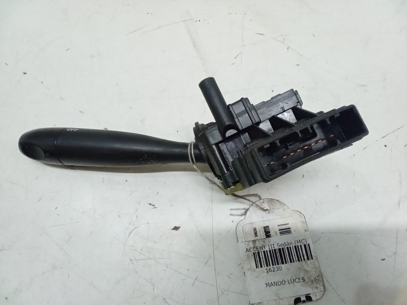 Recambio de mando de intermitencia para hyundai accent iii sedán (mc) 1.5 crdi gls referencia OEM IAM   