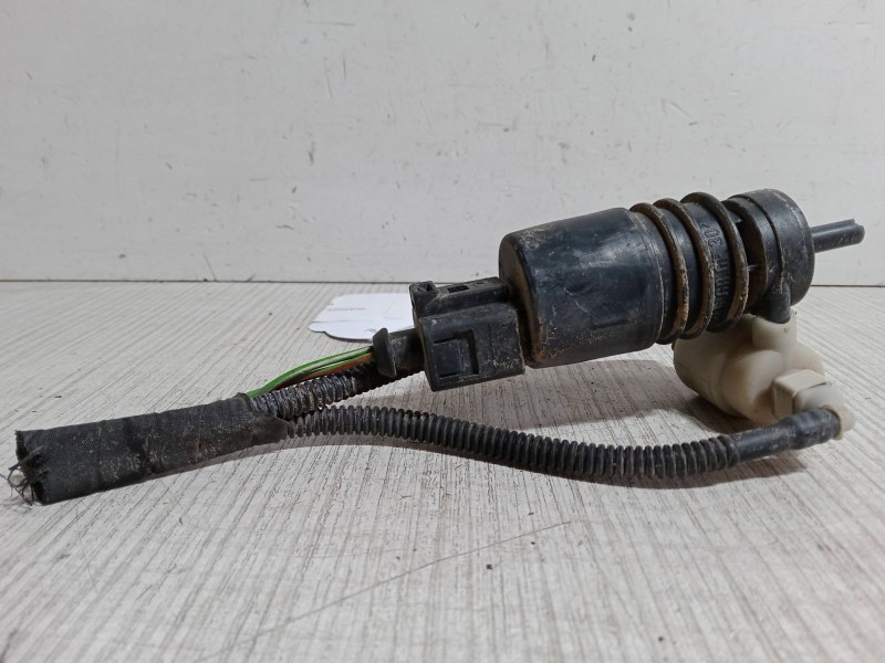 Recambio de bomba limpiaparabrisas para volkswagen golf vi (5k1) 1.6 tdi referencia OEM IAM   