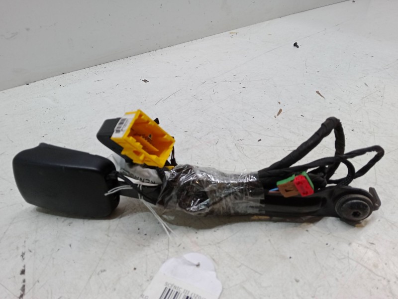 Recambio de anclaje cinturon delantero izquierdo para renault scénic iii (jz0/1_) 1.5 dci referencia OEM IAM   