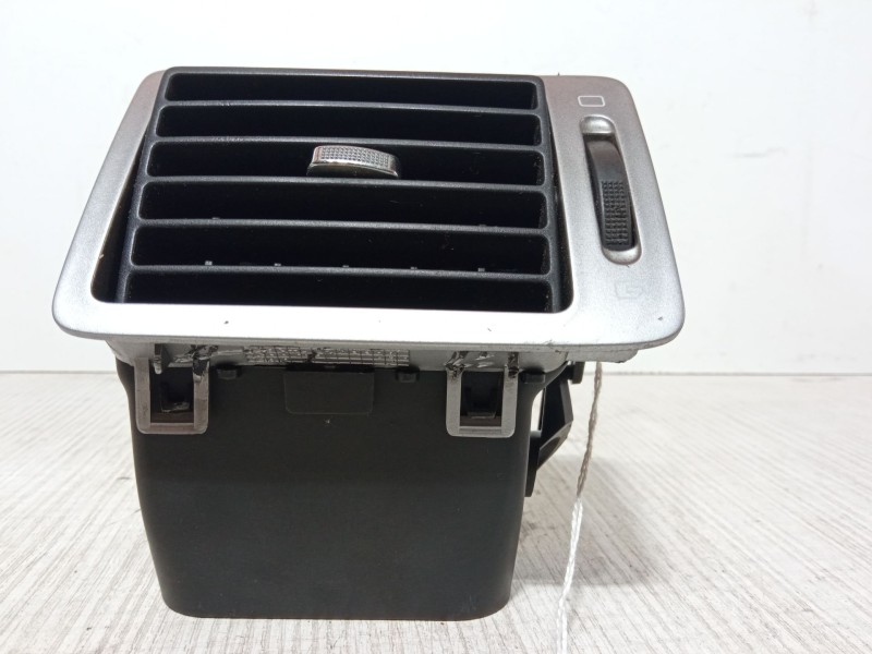Recambio de aireador izquierdo para peugeot 307 sw (3h) 2.0 hdi 110 referencia OEM IAM 9634499077  