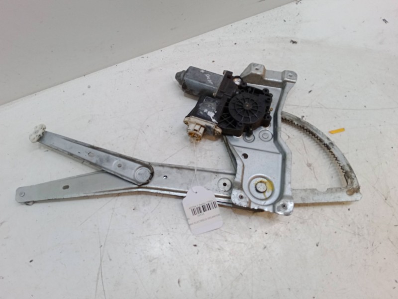 Recambio de elevalunas electrico delantero derecho para opel astra f sedán (t92) 1.6 i 16v (f19, m19) referencia OEM IAM   