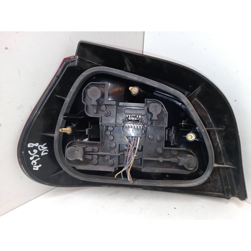 Recambio de piloto trasero derecho para renault megane i (ba0/1_) 1.6 16v (ba04, ba0b, ba11, ba1j, ba16, ba19, ba1k, ba1v,... re Recambio de piloto trasero derecho para renault megane i (ba0/1_) 1.6 16v (ba04, ba0b, ba11, ba1j, ba16, ba19, ba1k, ba1v,... re