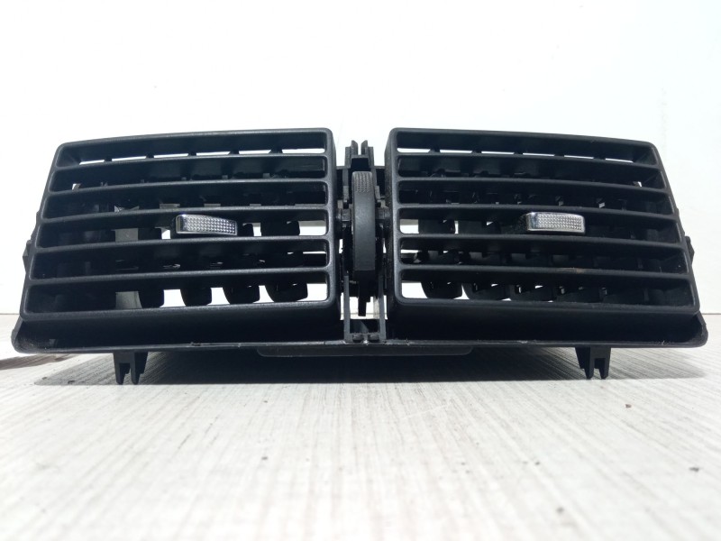 Recambio de aireador central para peugeot 307 sw (3h) 2.0 hdi 110 referencia OEM IAM A1079302  