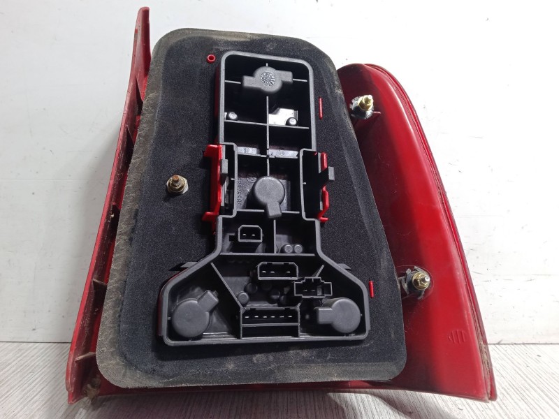 Recambio de piloto trasero izquierdo para volkswagen passat b5 (3b2) 1.9 tdi referencia OEM IAM   