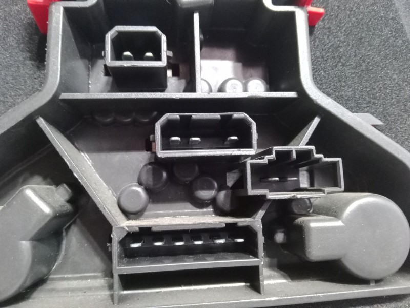 Recambio de piloto trasero izquierdo para volkswagen passat b5 (3b2) 1.9 tdi referencia OEM IAM   