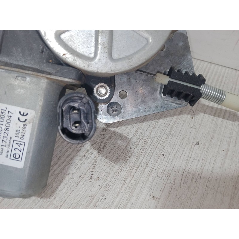 Recambio de elevalunas electrico delantero derecho para renault megane i (ba0/1_) 1.9 dci (ba05, ba1f) referencia OEM IAM 10R041