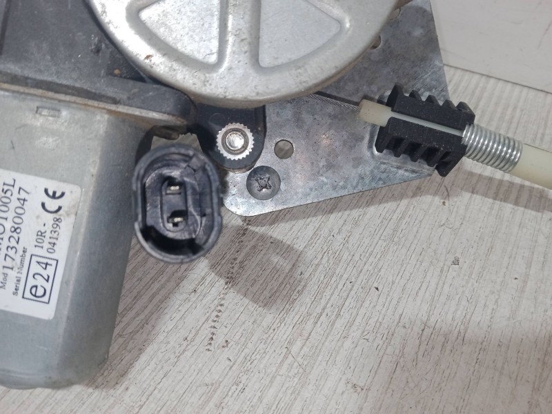 Recambio de elevalunas electrico delantero derecho para renault megane i (ba0/1_) 1.9 dci (ba05, ba1f) referencia OEM IAM 10R041