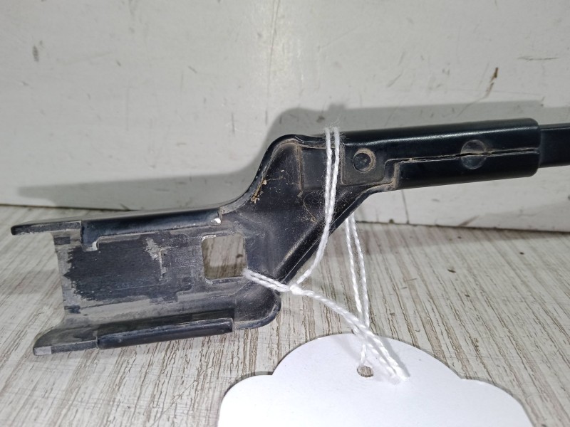 Recambio de brazo limpia delantero derecho para volkswagen golf vi (5k1) 1.6 tdi referencia OEM IAM   