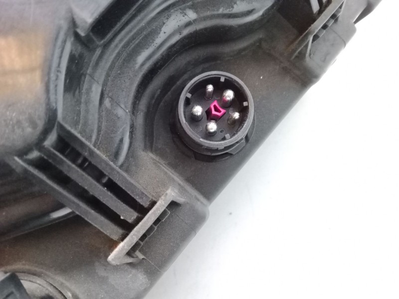 Recambio de faro izquierdo para audi a3 (8l1) 1.6 referencia OEM IAM   