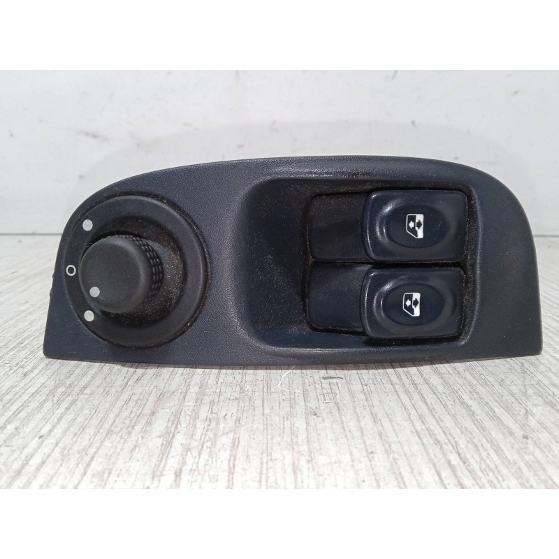 Recambio de mando elevalunas delantero izquierdo para renault megane i (ba0/1_) 1.9 dci (ba05, ba1f) referencia OEM IAM   