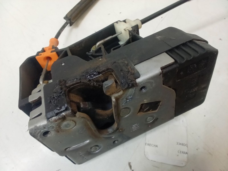 Recambio de cerradura puerta delantera derecha para opel combo tour 1.7 cdti 16v referencia OEM IAM   