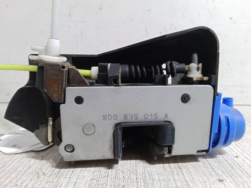 Recambio de cerradura puerta trasera derecha para audi a4 b5 avant (8d5) 1.9 tdi referencia OEM IAM   