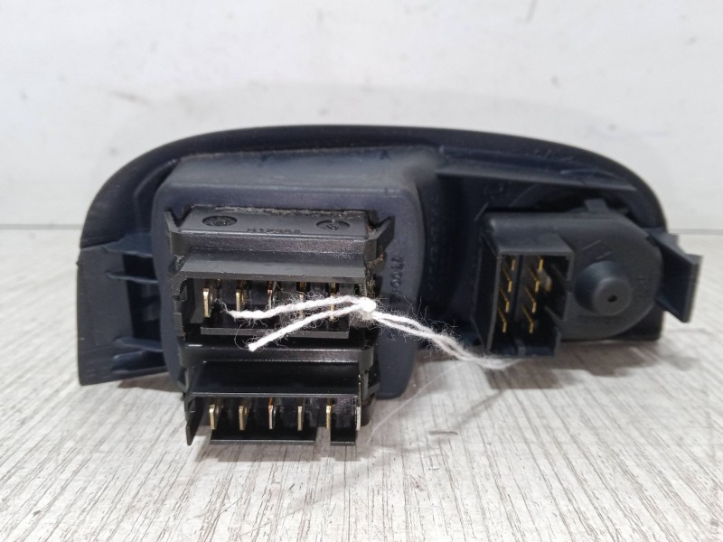 Recambio de mando elevalunas delantero izquierdo para renault megane i (ba0/1_) 1.9 dci (ba05, ba1f) referencia OEM IAM   