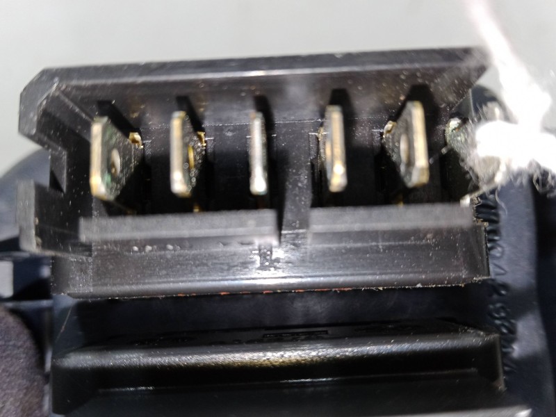 Recambio de mando elevalunas delantero izquierdo para renault megane i (ba0/1_) 1.9 dci (ba05, ba1f) referencia OEM IAM   