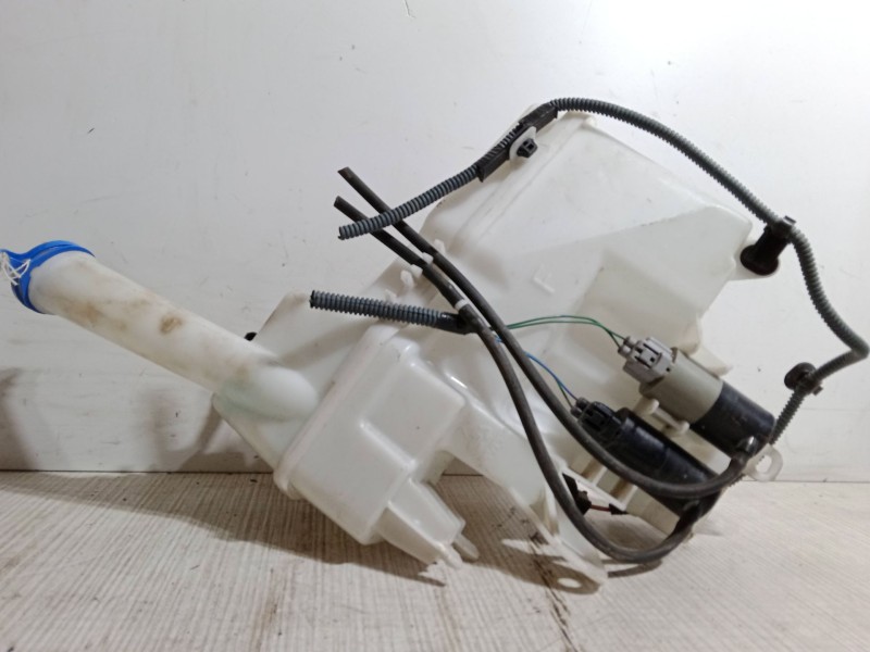 Recambio de botella liquido limpiaparabrisas para peugeot 108 1.2 referencia OEM IAM   