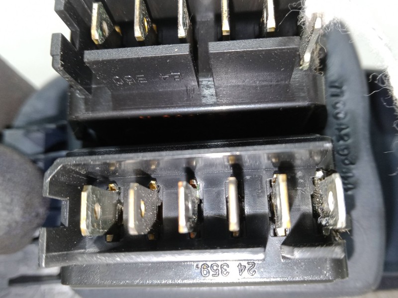 Recambio de mando elevalunas delantero izquierdo para renault megane i (ba0/1_) 1.9 dci (ba05, ba1f) referencia OEM IAM   